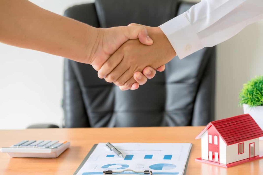 Cần ký hợp đồng mua bán đất rõ ràng để đảm bảo an toàn pháp lý