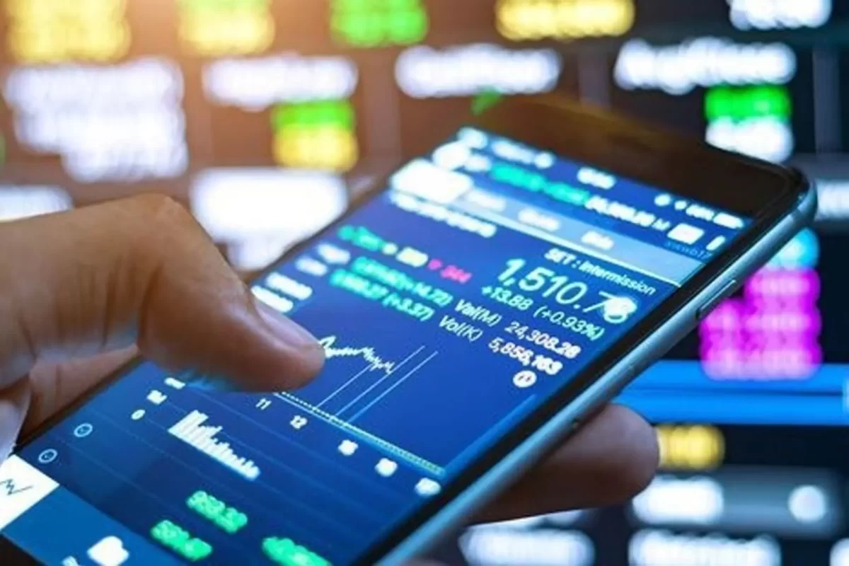 Chơi chứng khoán trên điện thoại dễ dàng, tiện lợi