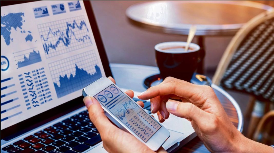 Giao dịch chứng khoán trên điện thoại giúp nhà đầu tư mua bán cổ phiếu nhanh