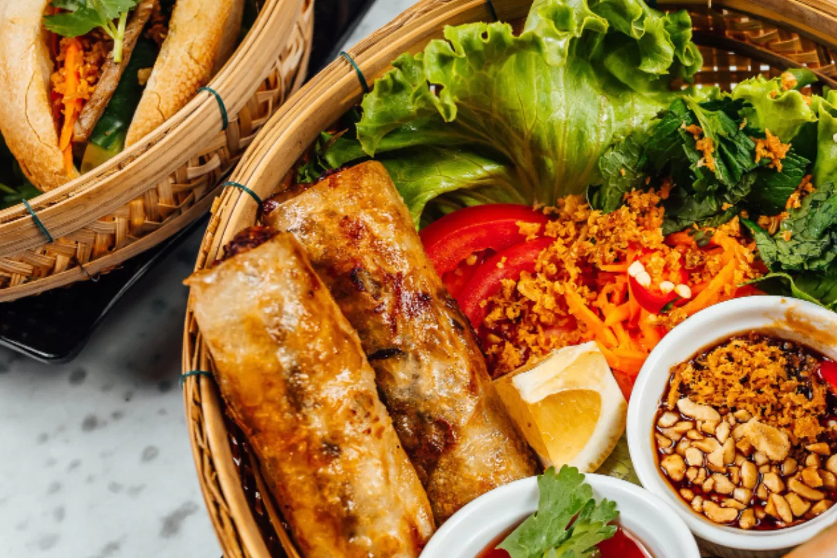 Kinh doanh đồ ăn vặt là mô hình khởi nghiệp ít vốn, dễ triển khai