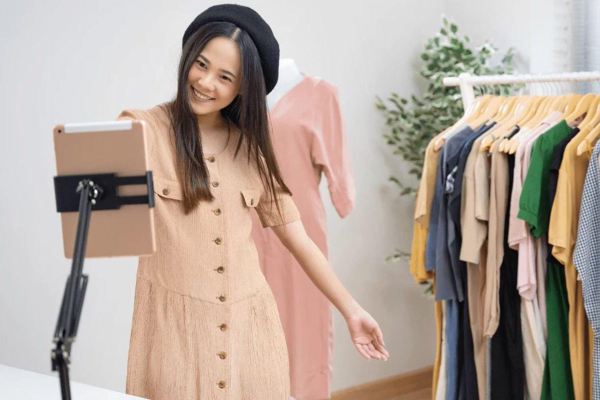 Nếu không biết bán hàng gì lợi nhuận cao thì hãy thử kinh doanh quần áo online