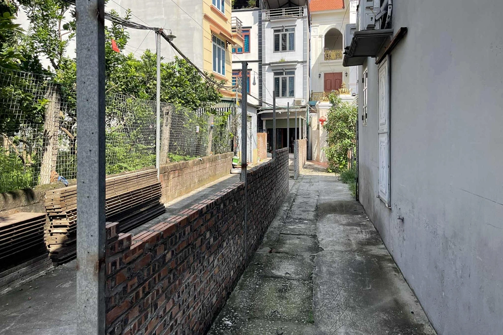 Xây tường rào lấn đất